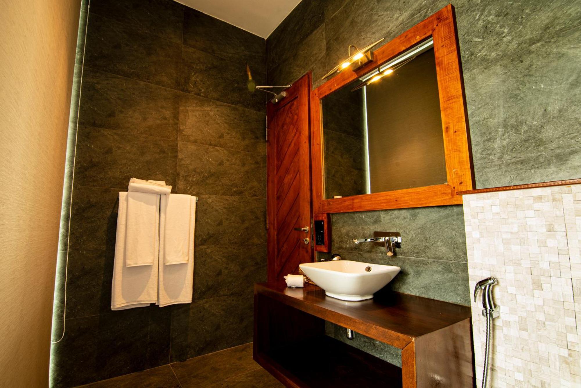 The Rockwall Boutique Hotel Bentota Exterior foto